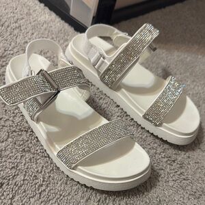 Steve Madden 3 Youth Girl White and Silver Sparkly Sandals